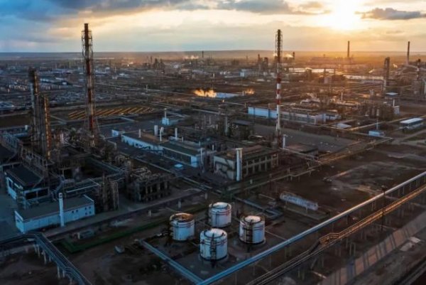 宇奇配资 “普特会”突然取消，特朗普为何改口制裁俄罗斯？